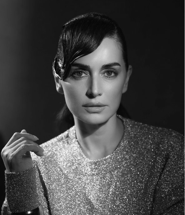ANA DE LA REGUERA